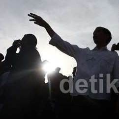 Kringgg! Jokowi Sapa Warga Kelapa Gading via Telepon