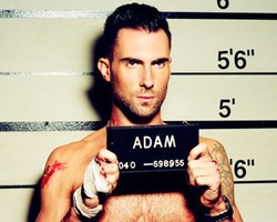 Adam Levine Heran Dinobatkan Sebagai Pria Terseksi di 2013