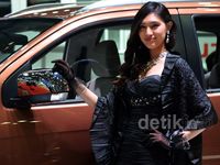 SPG-SPG Cantik Tokyo Motor Show 2013