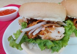 Video Resep: Chilli Chicken Burger