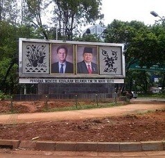 Soal Pohon Halangi Billboard Foto SBY, Jokowi: Lebih Mudah Cabut Pohonnya