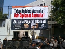 Demo di Kuningan, Massa FPI dan HTI Minta Diplomat Australia Diusir