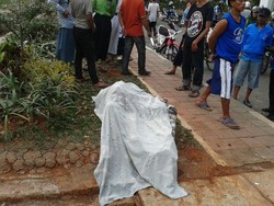 ABG Hanyut Saat Buang Hajat di Kali Ciliwung