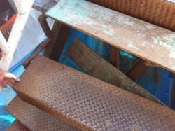 Jembatan di Depan PT DKI Ini Anak Tangganya Hilang, Lampu Mati