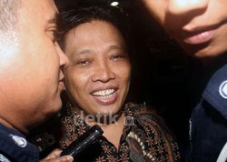 Jalani Pemeriksaan Perdana Sebagai Tersangka, Machfud Suroso Siap Ditahan