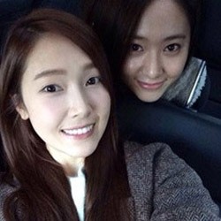 Taeyang Bigbang Pamer Lamborghini, Kangin SuJu Pamer Kaos Kaki