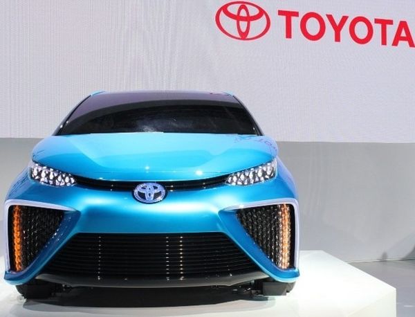 Versi Mutakhir Mobil Hidrogen Toyota