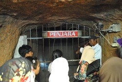 Nuansa Horor di Lobang Jepang, Bukittinggi