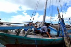 Unik! Rumah Apung Suku Bajo