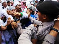 FPI-Polisi Saling Dorong di Kedubes Australia
