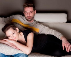 4 Pertimbangan Sebelum Mencoba Gaya Bercinta Seperti di Film Sensual