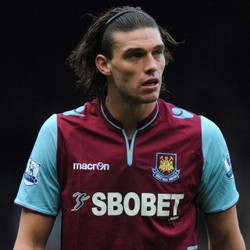 Carroll Tak Kunjung Kembali, West Ham Mulai Khawatir