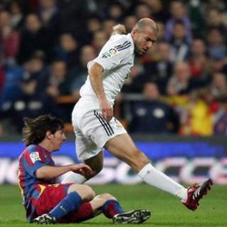 Pele: Zidane Lebih Baik daripada Messi 