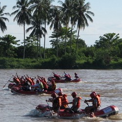 Tim Inggris Juara Umum Musi Triboatton 2013