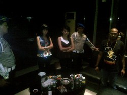 Razia Club Malam Crown di Glodok, Polisi Tes Urine Pengunjung