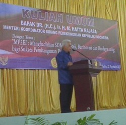 Hatta Beri Kuliah Umum ke 1.000 Mahasiswa di Papua