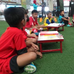 Berprestasi di Sepakbola Oke, Tapi Jangan Lupakan Pendidikan