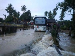 Jembatan di Aceh Timur Tergenang Air 1 Meter, Akses Aceh-Sumut Terganggu