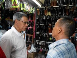 Menteri Perdagangan Malaysia Sambangi Blok G Tanah Abang, Beli Kerupuk