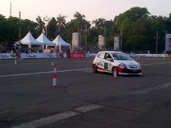 198 Peslalom Pamer Kehandalan di Senayan