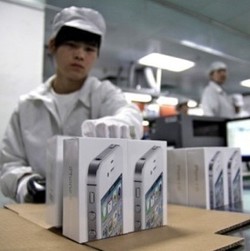 Bangun Pabrik di AS, Foxconn Tak Cuma Dekati Apple