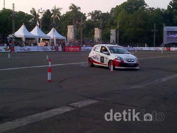 Aksi Peslalom di Ibukota  Aksi Peslalom di Ibukota