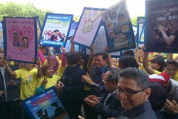 Ribuan Orang Ramaikan Gebyar 1001 Poster BKKBN 2013 di TMII Jakarta