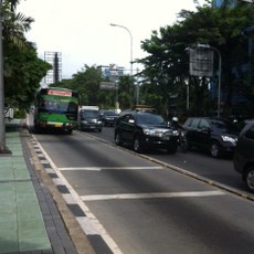 Bak Kucing Garong, Pelanggar Masih Embat Jalur TransJ