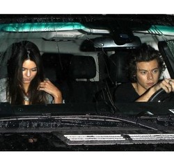 Harry Styles Bantah Pacaran dengan Kendal Jenner