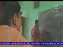 Guru yang Juga Seorang Tukang Ojek