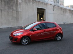 Mazda Sodorkan Mazda2 Listrik Rotary ke Pemerintah Jepang