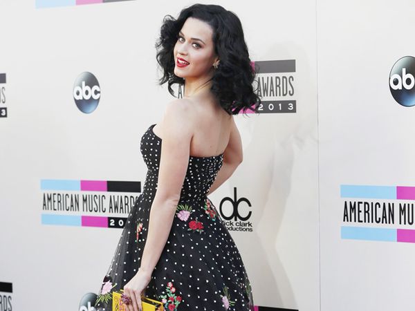 Pesona Katy Perry di AMA 2013