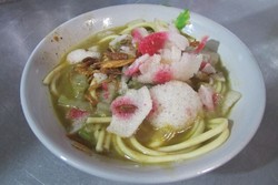 Yummy! Makan Mie Gomak, Spaghetti Ala Batak di Balige