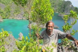 Kisah Pemandu Wisata Raja Ampat yang Ramah