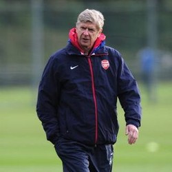 Tak Mau Sekadar Lolos, Wenger Mau Arsenal Puncaki Grup