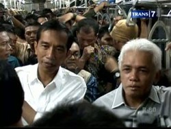 Kebersamaan Jokowi-Hatta Dalam Satu Gerbong