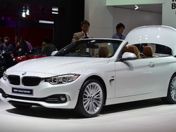Kenalkan! Ini Si Cantik BMW Seri 4 Cabriolet