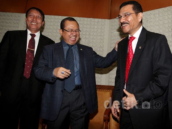 Gamawan Fauzi Hadiri Rapat Paripurna DPR