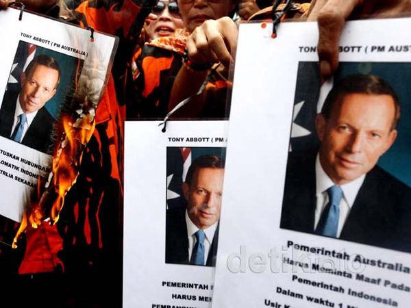 Pemuda Pancasila Bakar Foto Tony Abbott