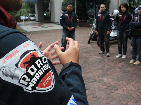Touring Road Warriors Dimulai