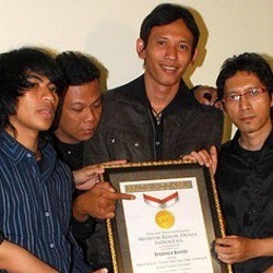 Dadali Band Raih MURI