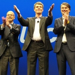 BlackBerry Dirombak, Tiga Bos Besar Didepak