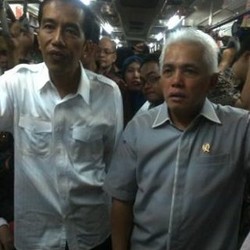 Hatta dan Jokowi Kuliahi Para Mahasiswa UI
