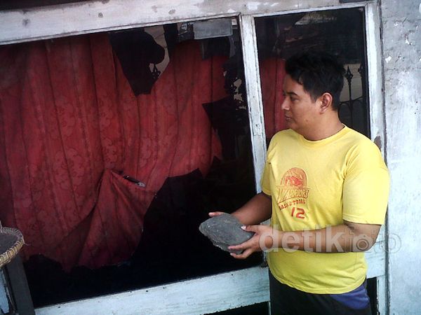 Pendekar Silat vs Warga, Puluhan Rumah Rusak