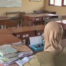 Pak Kasek Dimutasi, Pelajar SD di Bojonegoro Mogok Belajar