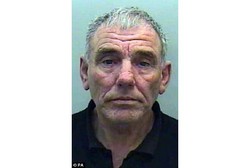 Gara-gara Simpan Jutaan Gambar Porno Anak, Pria ini Ditahan