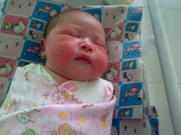 Nadine Azalea Sakhi, 4 Bulan, Perempuan