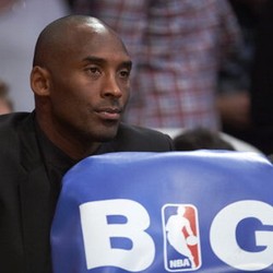Lakers Perpanjang Kontrak Kobe