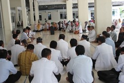 Solidaritas untuk dr Ayu, Ratusan Dokter di Aceh Gelar Doa di Masjid