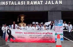 Ratusan Dokter RS Sardjito Demo untuk dr Ayu, Termasuk Dokter Cantik Ini